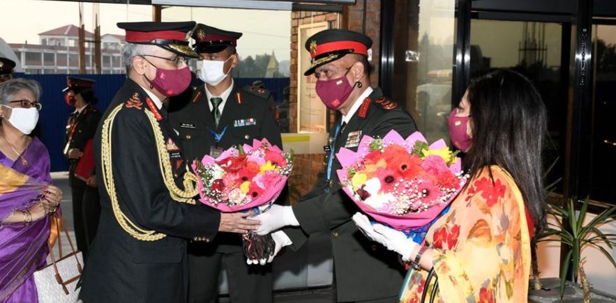 तीनदिने भ्रमण पूरा गरी स्वदेश िफर्ता भारतीय स्थलसेनाध्यक्ष नरवणे÷प्रम ओलीसंग भेट