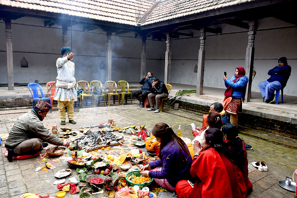 १२ पुस्तादेखि परम्परा जोगाउँदै भीमसेन थापाका परिवार